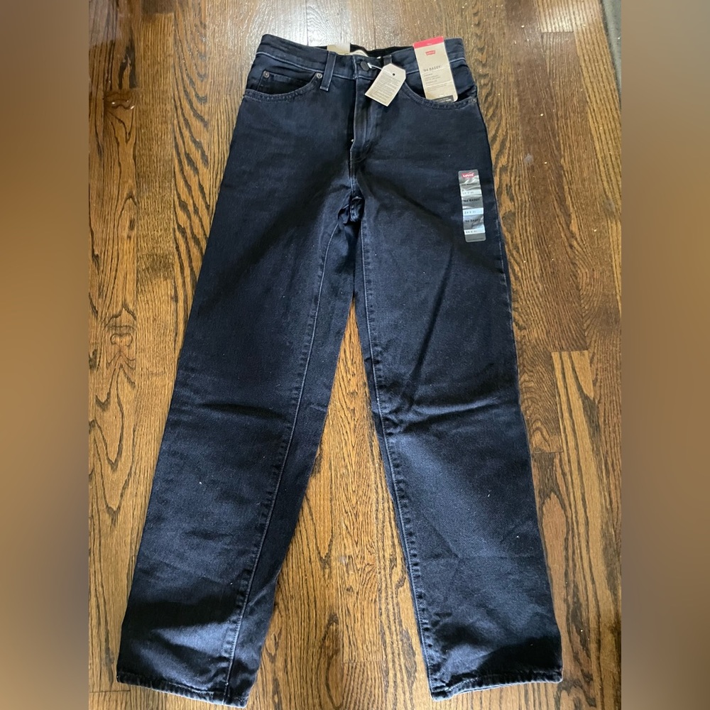 Women’s Levi’s size 24 baggy jeans NWT